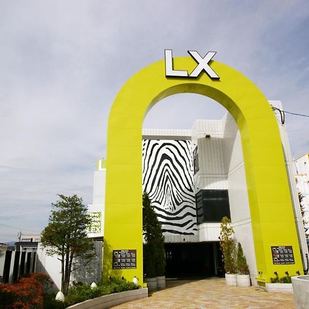Готель Lex Suwa (Adults Only) Екстер'єр фото
